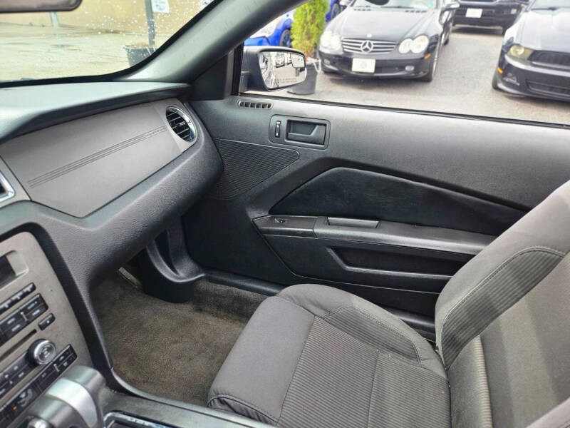 2012 Ford Mustang V6
