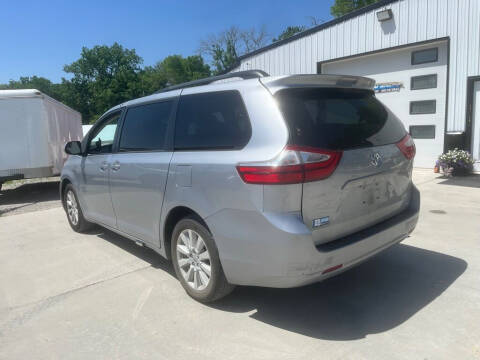2017 Toyota Sienna LE 7-Passenger