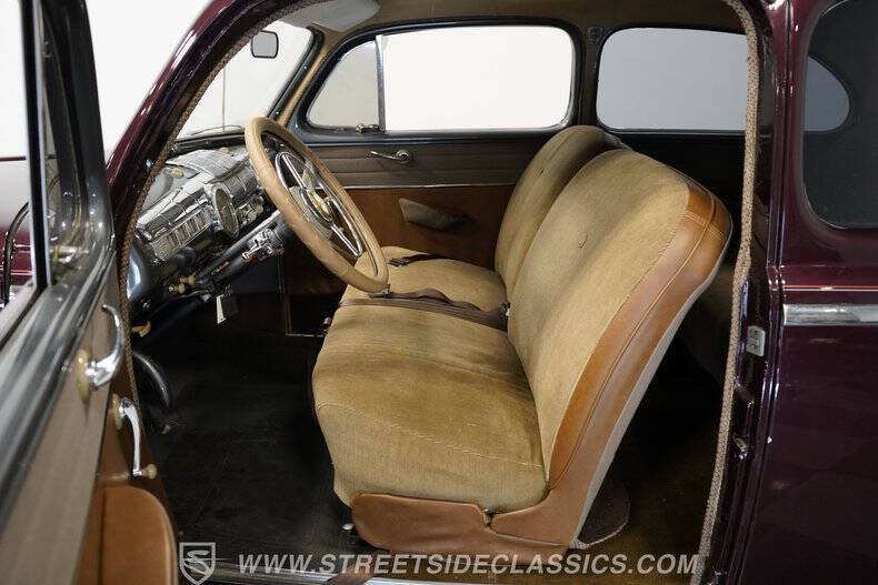 1947 Ford Deluxe