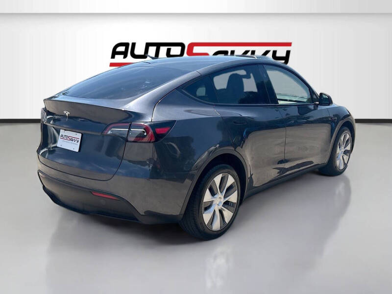 2024 Tesla Model Y Long Range