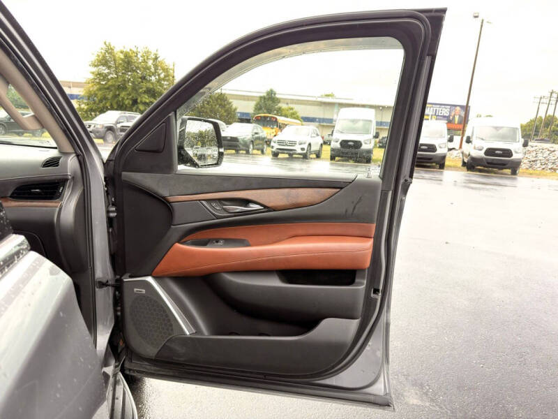 2019 Cadillac Escalade Luxury