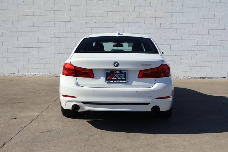 2019 BMW 5 Series 530i