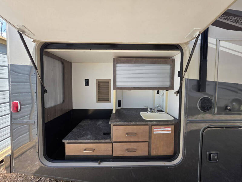 2020 Winnebago Vista