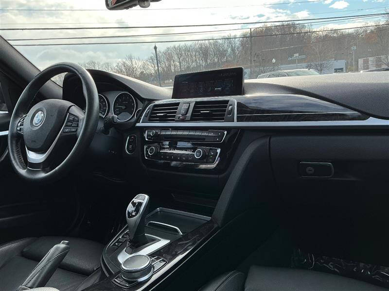 2017 BMW 3 Series 330i xDrive