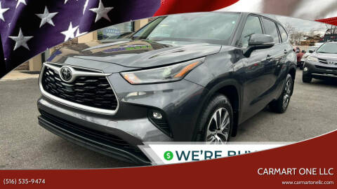 2021 Toyota Highlander for sale at CarMart One LLC in Freeport NY