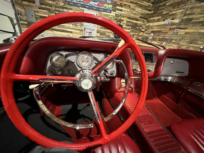 1960 Ford Thunderbird