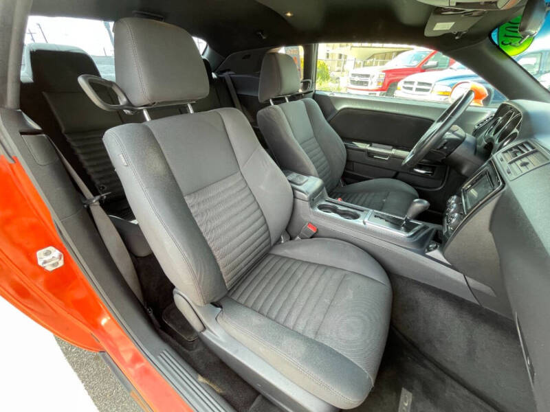 2013 Dodge Challenger SXT