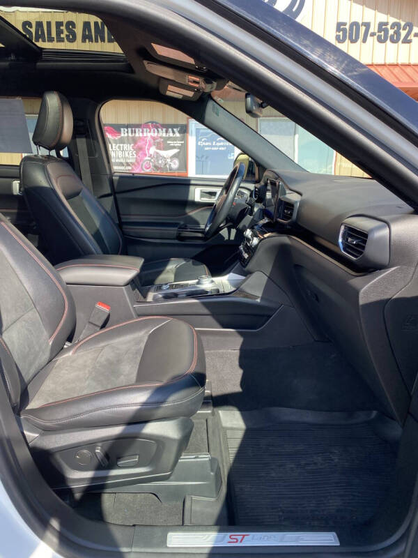 2022 Ford Explorer ST-Line