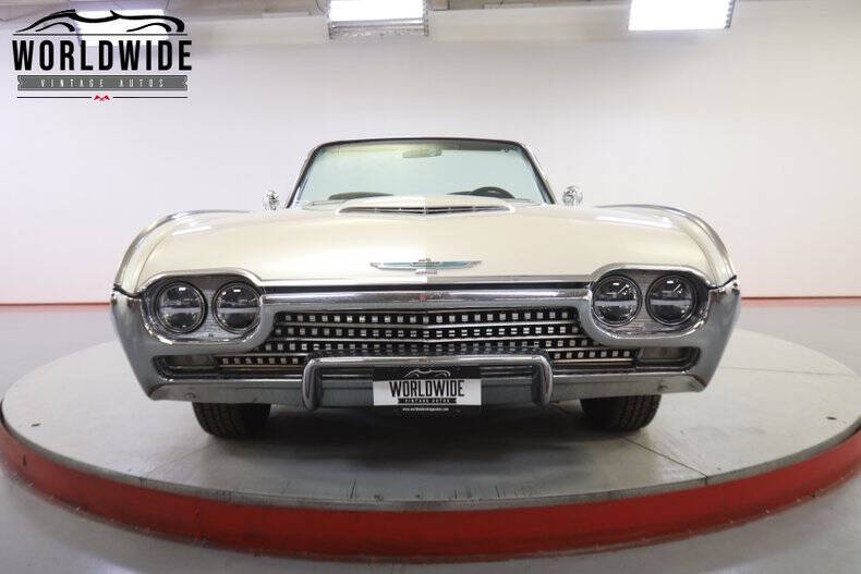 1962 Ford Thunderbird