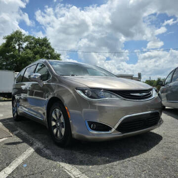 2018 Chrysler Pacifica Hybrid Limited