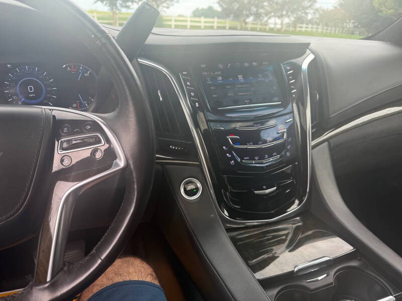 2017 Cadillac Escalade Platinum