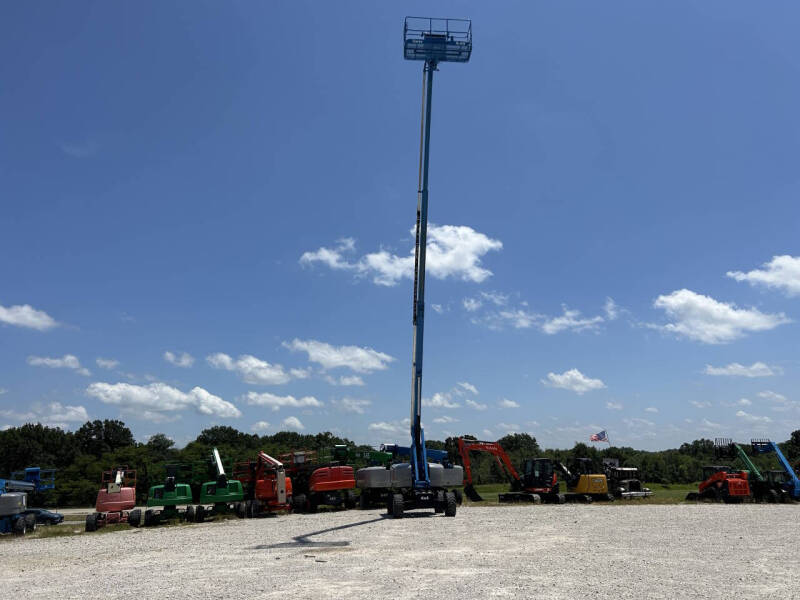 2017 Genie 65' Manlift