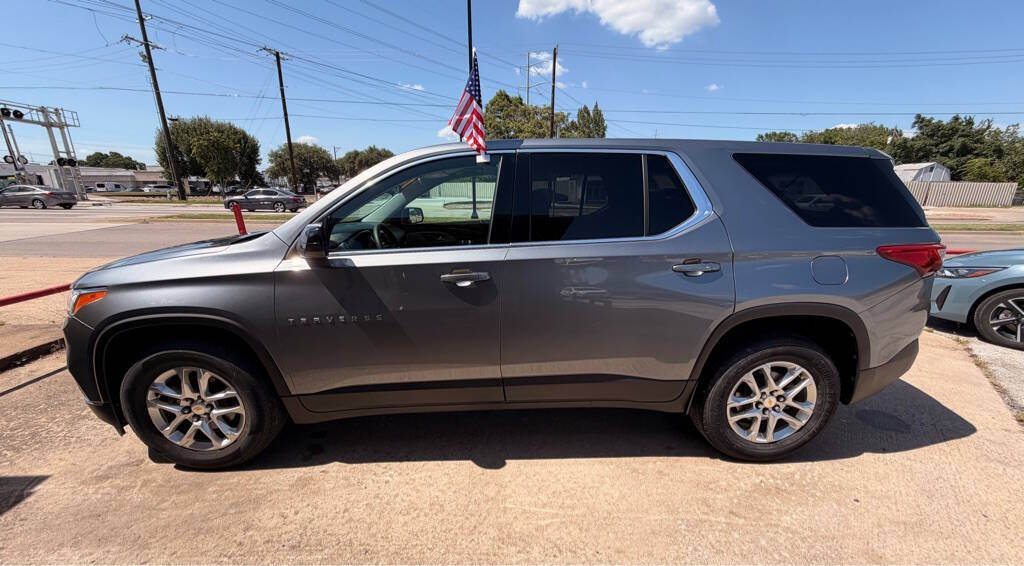 Gray 2019 Chevrolet Traverse LS LS 4dr SUV w/1LS 2