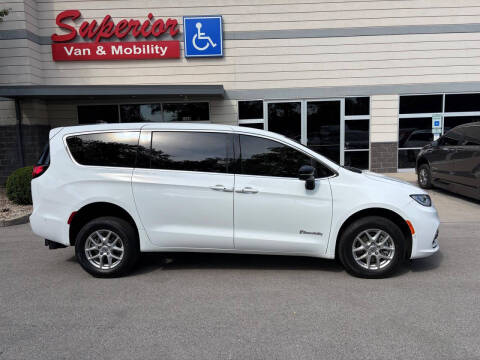 2024 Chrysler Pacifica Touring L
