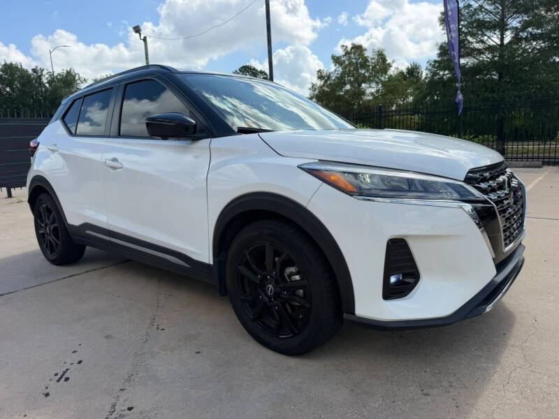 2023 Nissan Kicks SR