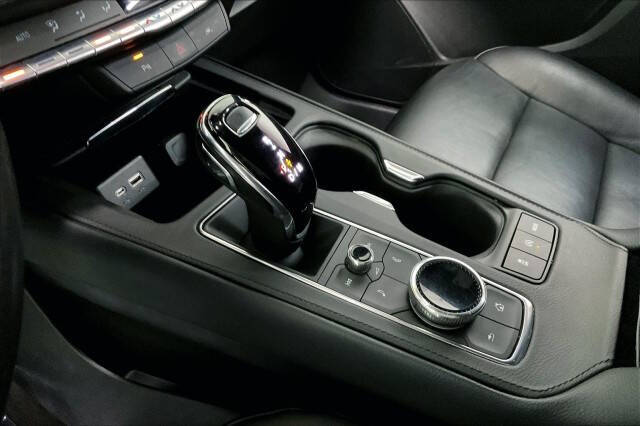 2023 Cadillac XT4 Premium Luxury