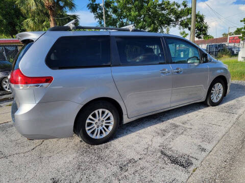2012 Toyota Sienna