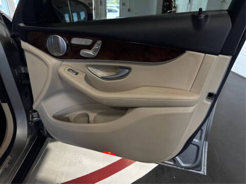 2019 Mercedes-Benz GLC GLC 300