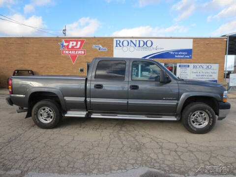 2001 Chevrolet Silverado 2500HD for sale at Rondo Truck & Trailer in Sycamore IL