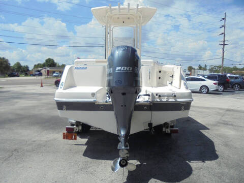 2017 Robalo R222