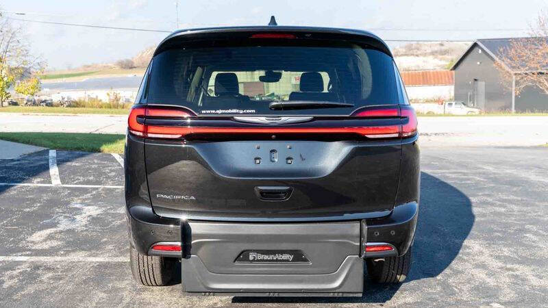 2024 Chrysler Pacifica Touring L
