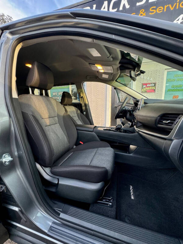 2024 Nissan Rogue SV