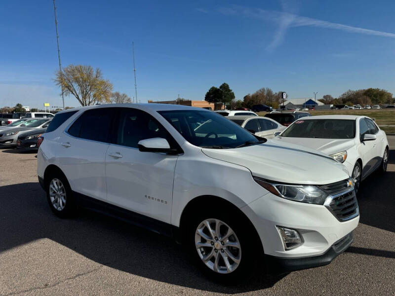 2019 Chevrolet Equinox LT photo 3