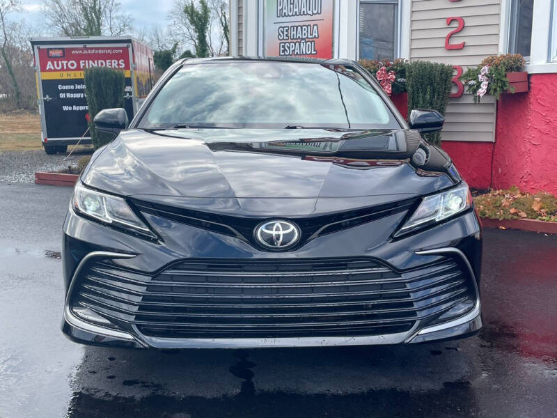 2021 Toyota Camry LE photo 5