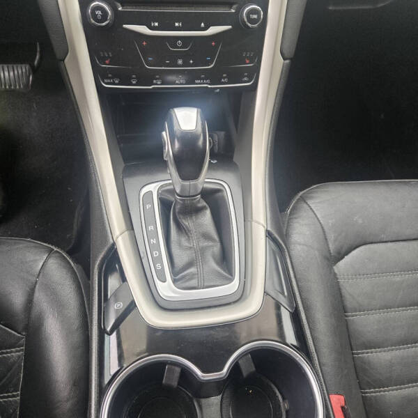 2014 Ford Fusion SE