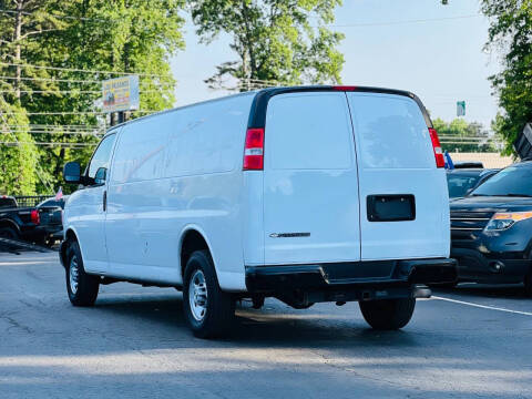 2022 Chevrolet Express 2500
