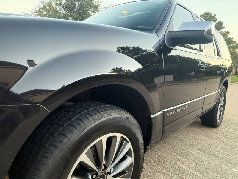 2017 Lincoln Navigator Select