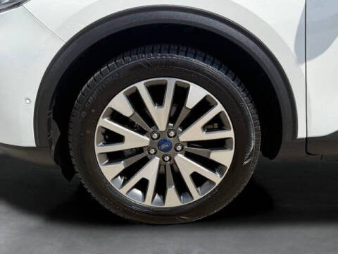 2020 Ford Escape Hybrid Titanium