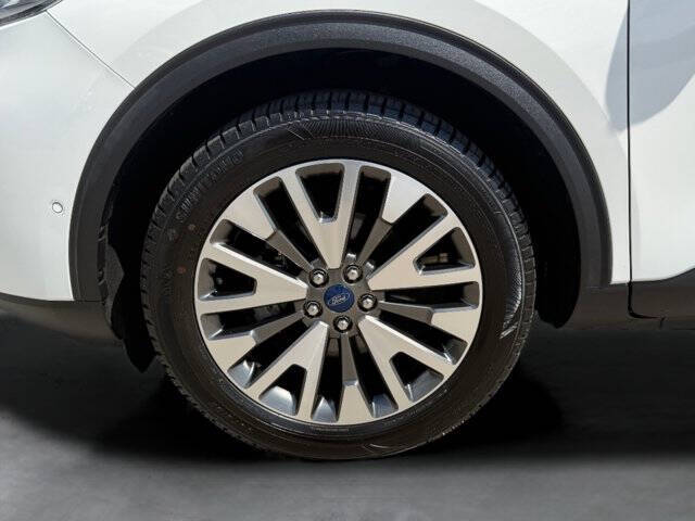 2020 Ford Escape Hybrid Titanium