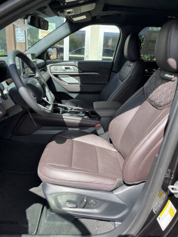 2025 Ford Explorer Platinum