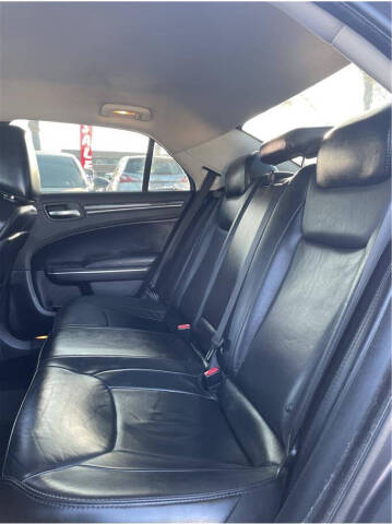 2016 Chrysler 300