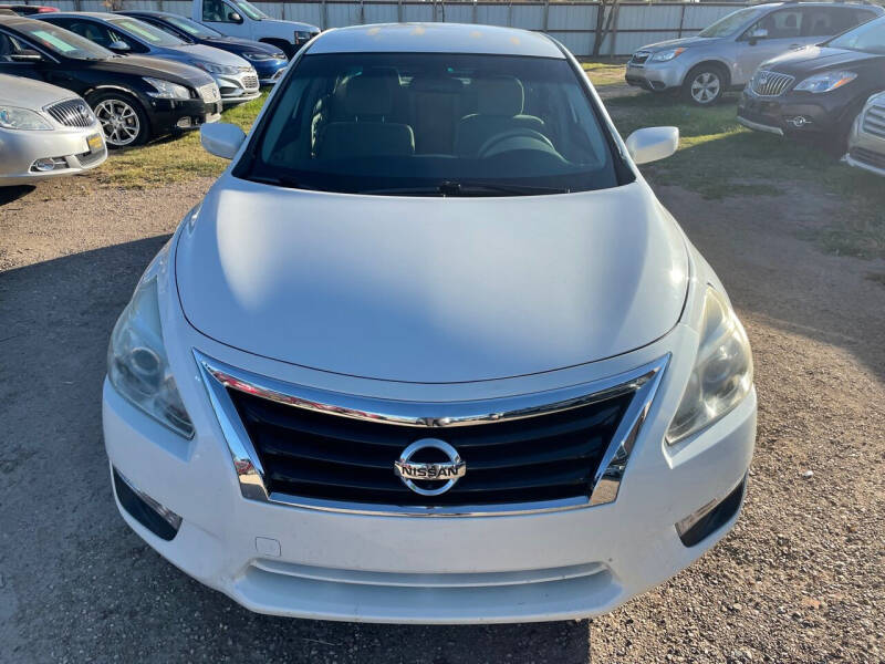 2014 Nissan Altima for sale at Good Auto Company LLC in Lubbock TX