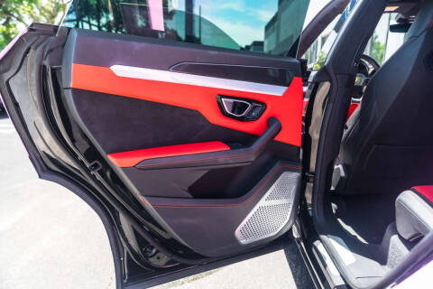 2020 Lamborghini Urus