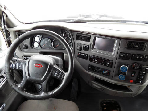 2015 Peterbilt 587