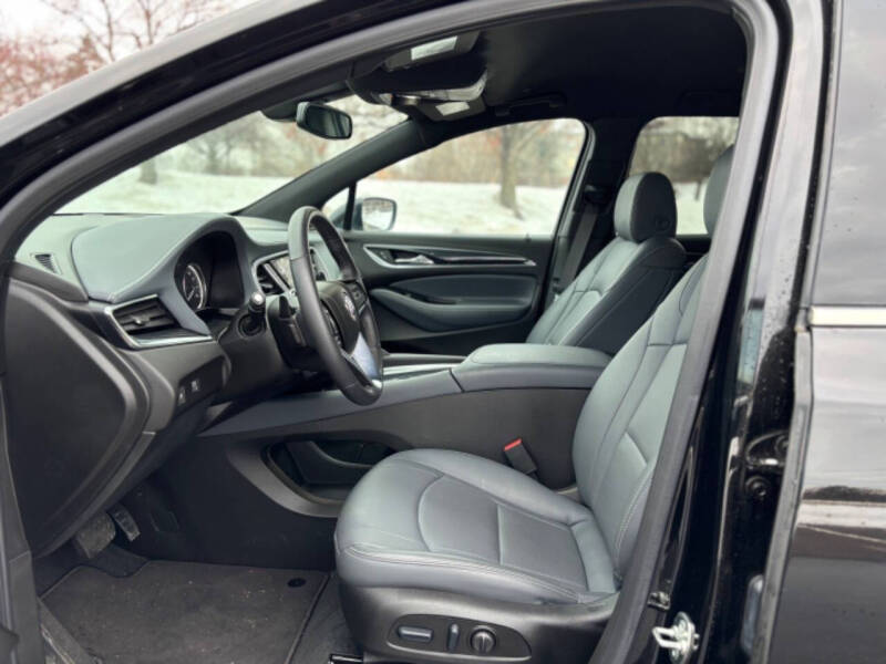 2024 Buick Enclave Essence