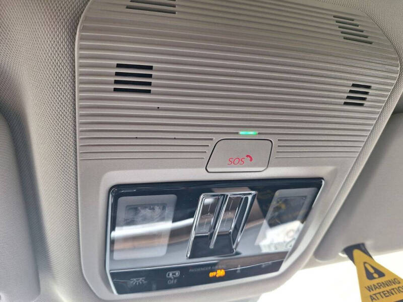 2025 Volkswagen Atlas SE