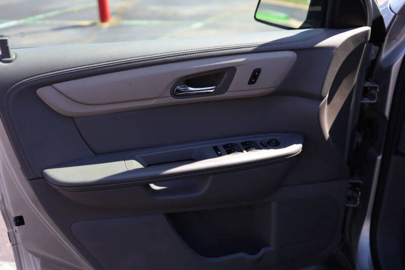 2017 Chevrolet Traverse LS