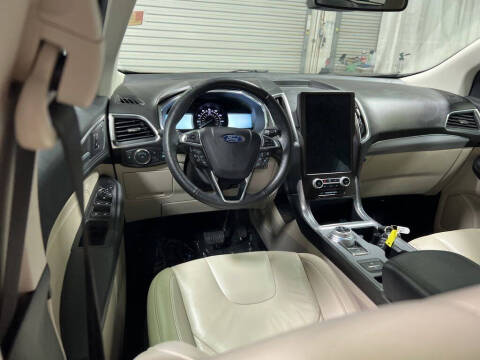 2021 Ford Edge Titanium