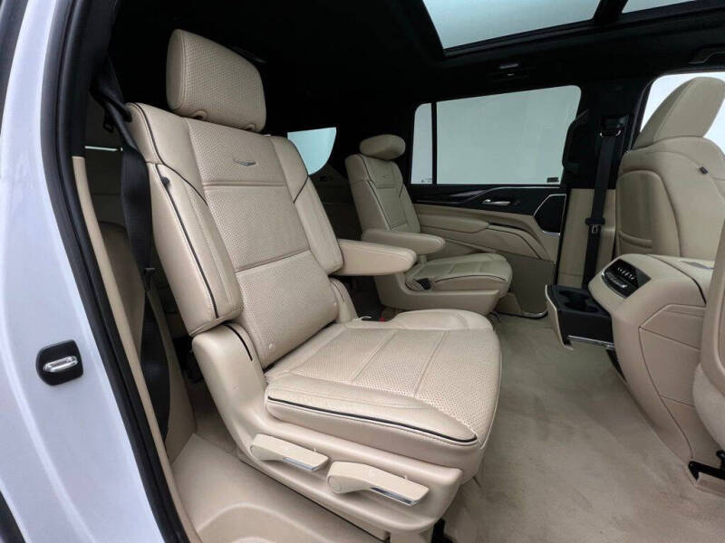 2023 Cadillac Escalade ESV Premium Luxury