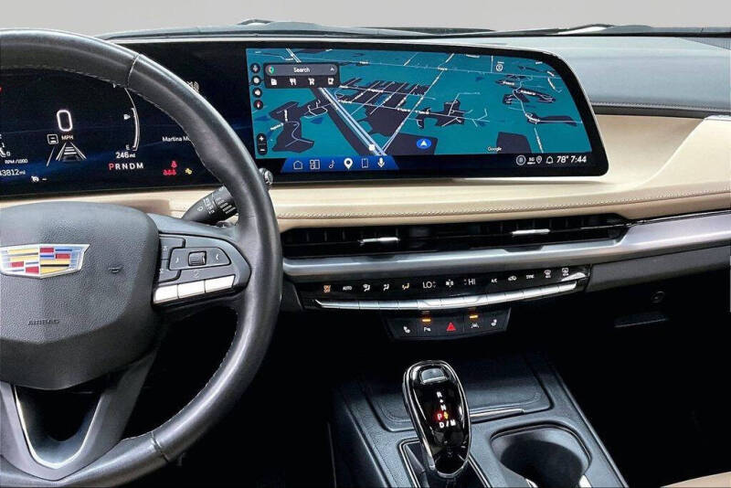2024 Cadillac XT4 Luxury