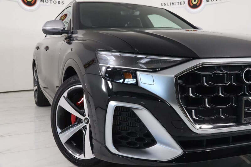 2024 Audi SQ8 4.0T quattro Premium Plus