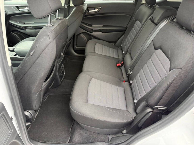 2022 Ford Edge SE