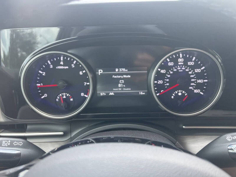 2024 Kia Carnival EX