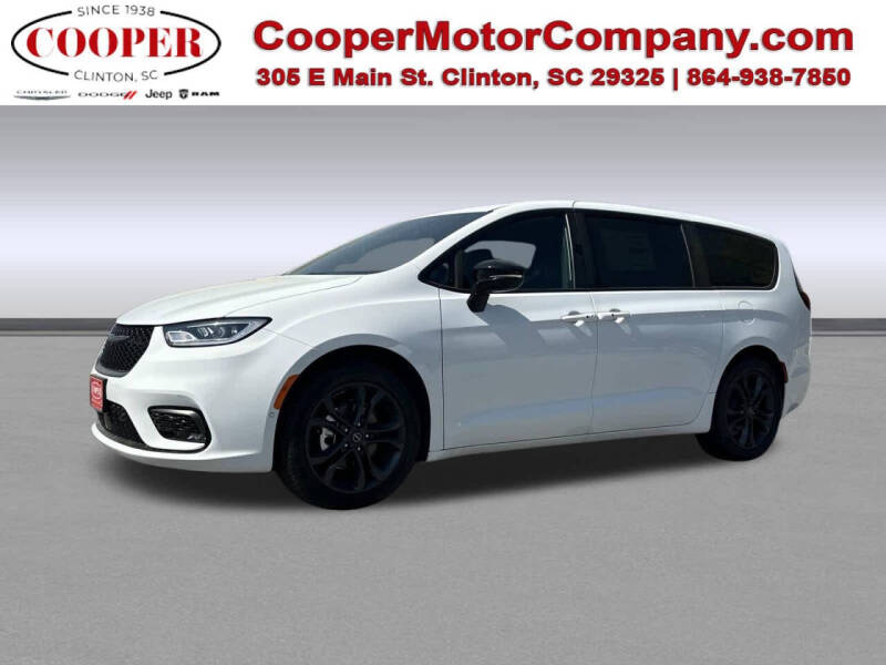 2026 Chrysler Pacifica Select