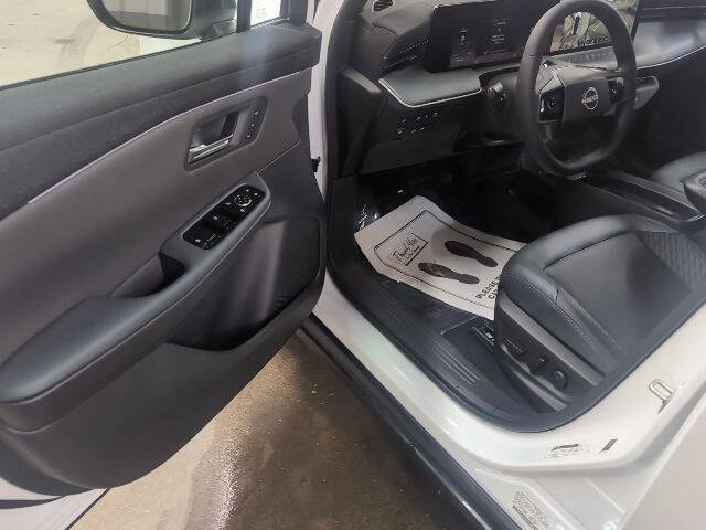 2026 Nissan LEAF Platinum+