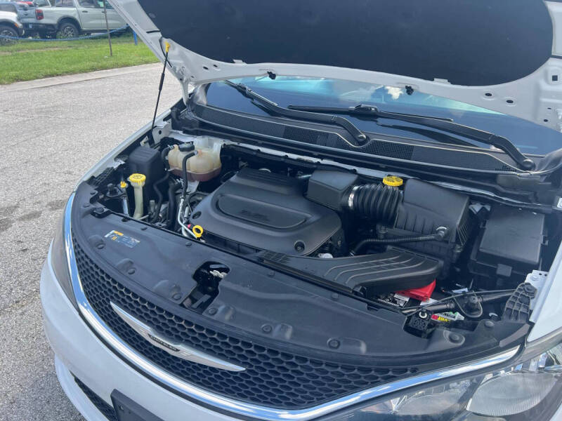 2021 Chrysler Voyager LXi